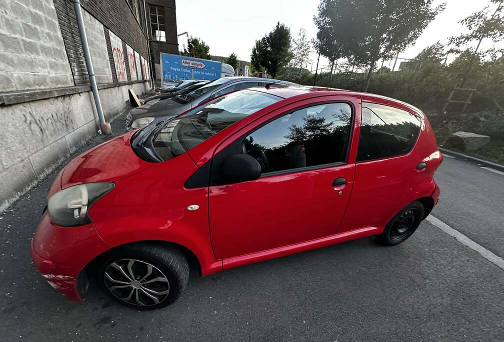 Toyota 1.0i VVT-i Sport MMT