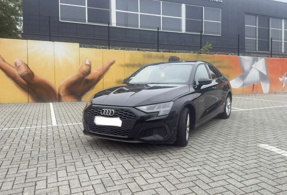 Audi 30 TFSI Limousine sedan