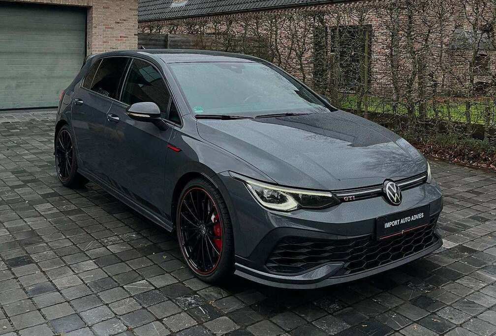 Volkswagen Clubsport / AKRAPOVIC / Panodak/ HUD / perf pack