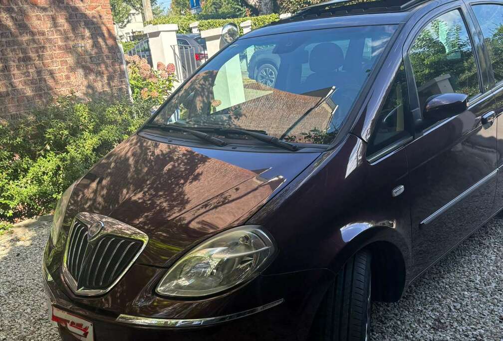 Lancia Musa 1.4i Platino