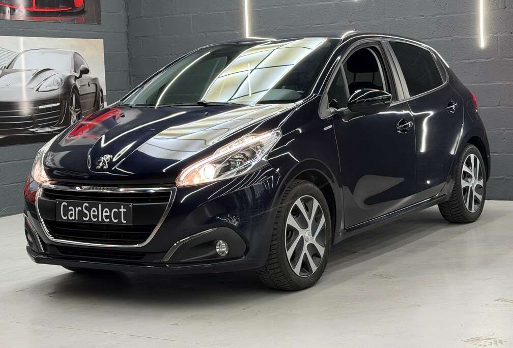 Peugeot 1.2 essence - CarPlay - navigation - cruise control