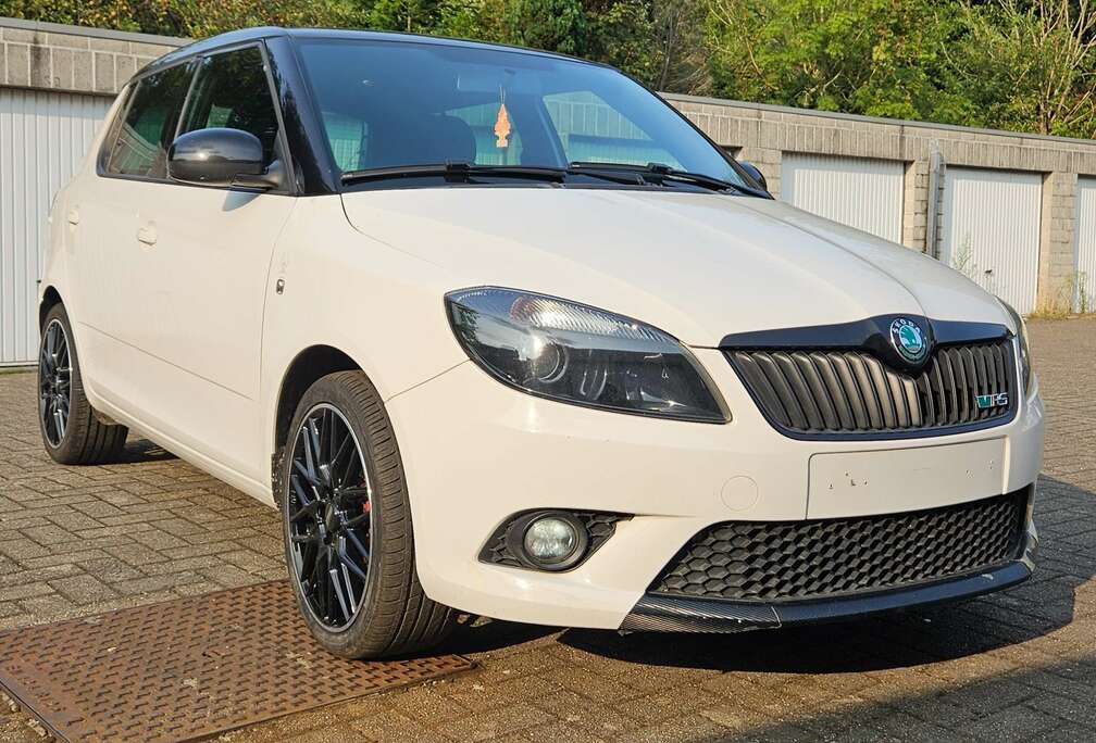 Skoda SKODA FABIA V RS / 1.4 TSI  DSG / CARPLAY