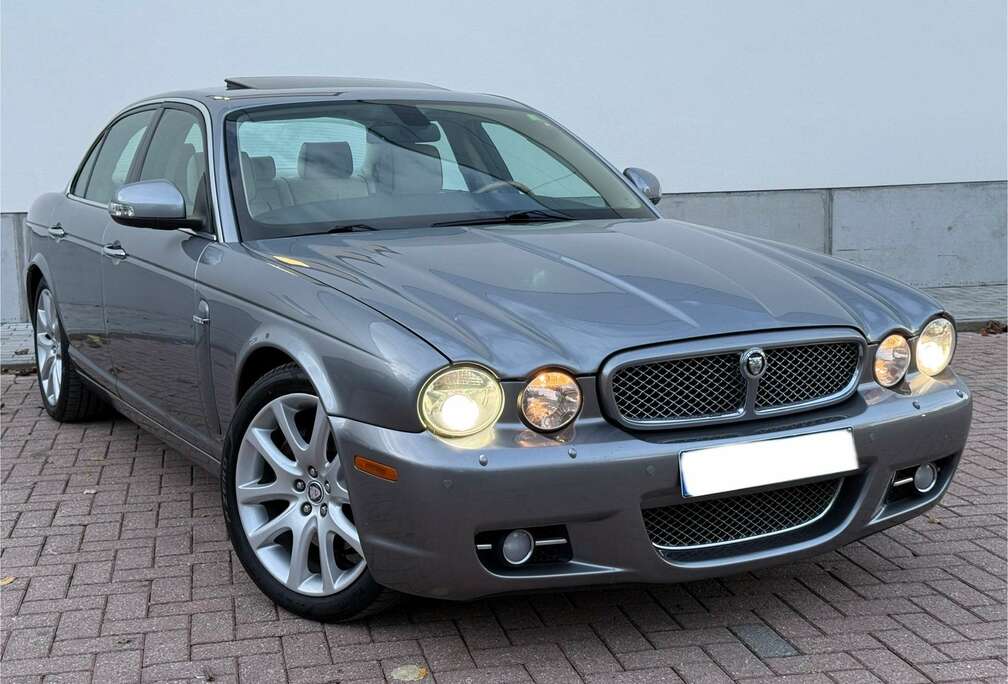 Jaguar 2.7 Bi-Turbo 207Ch ( SOVEREIGN ) FULL OPTIONS