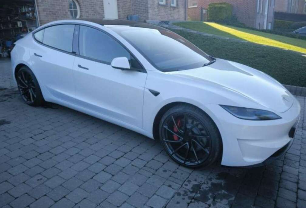 Tesla Performance Dual Motor AWD (faire offre)
