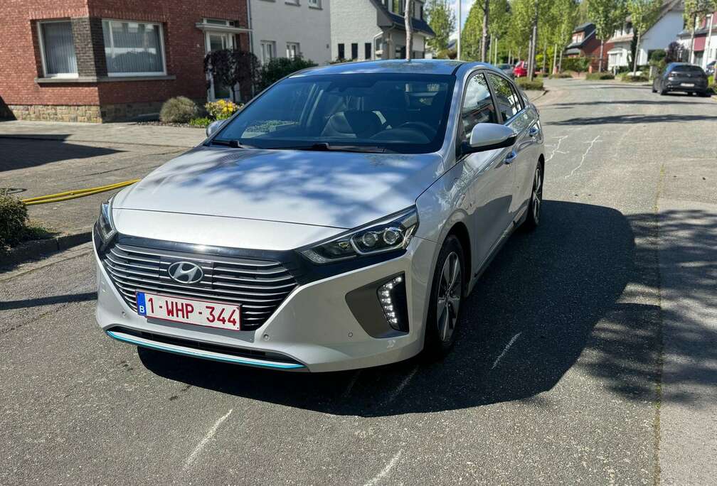 Hyundai HEV 1.6 GDi Executive ISG DCT PLUG IN HYBRID