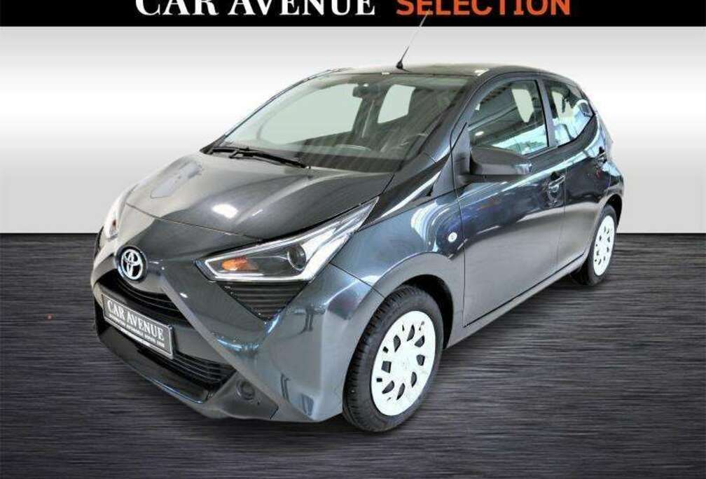 Toyota A/T x-play2 1.0 VVT-i 53kW