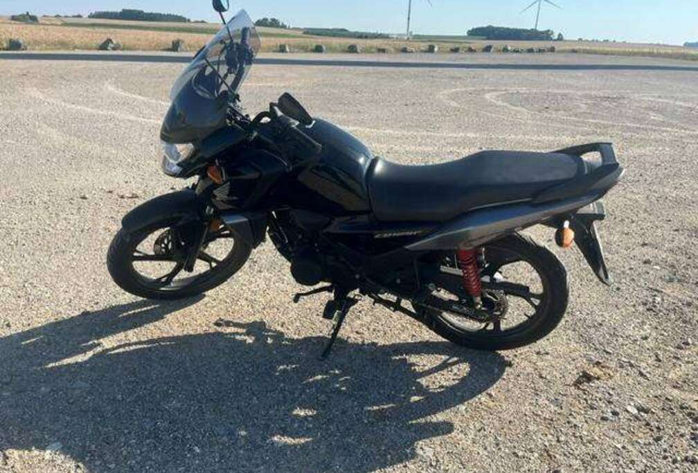 Honda CB125 F