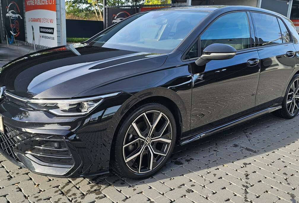 Volkswagen Golf VIII R-Line 1.5 eTSI DSG | PANO | ATTELAGE | MATRIX | CHAUFFANTS