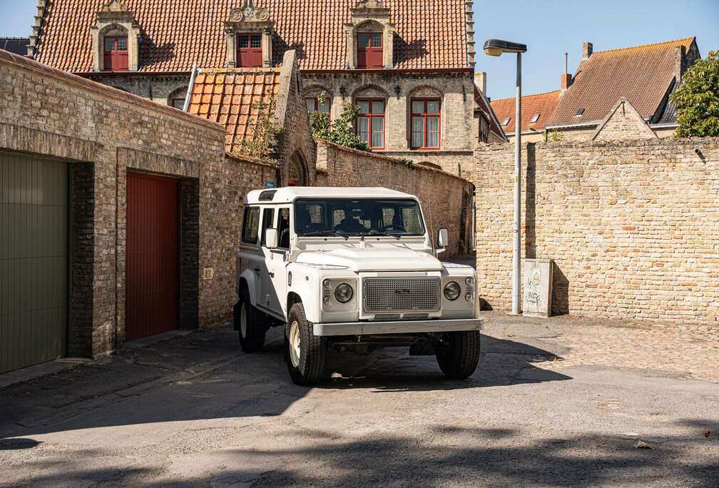 Land Rover Defender 110 Station Wagon SE