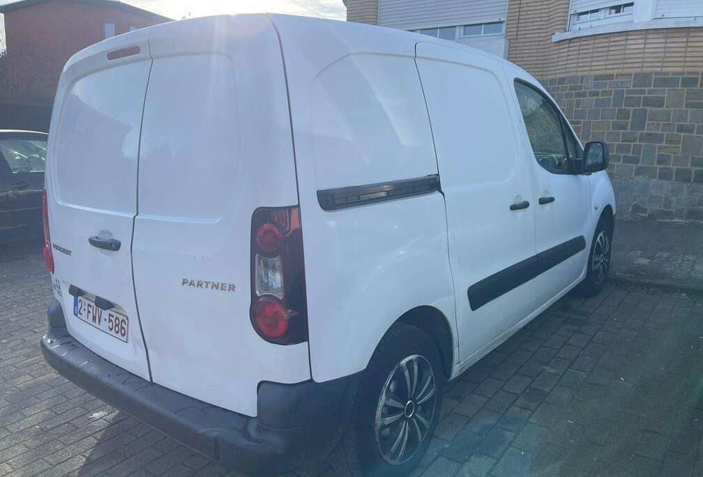 Peugeot 1.6 BlueHDi L1H1 Premium Pack 120 S/S