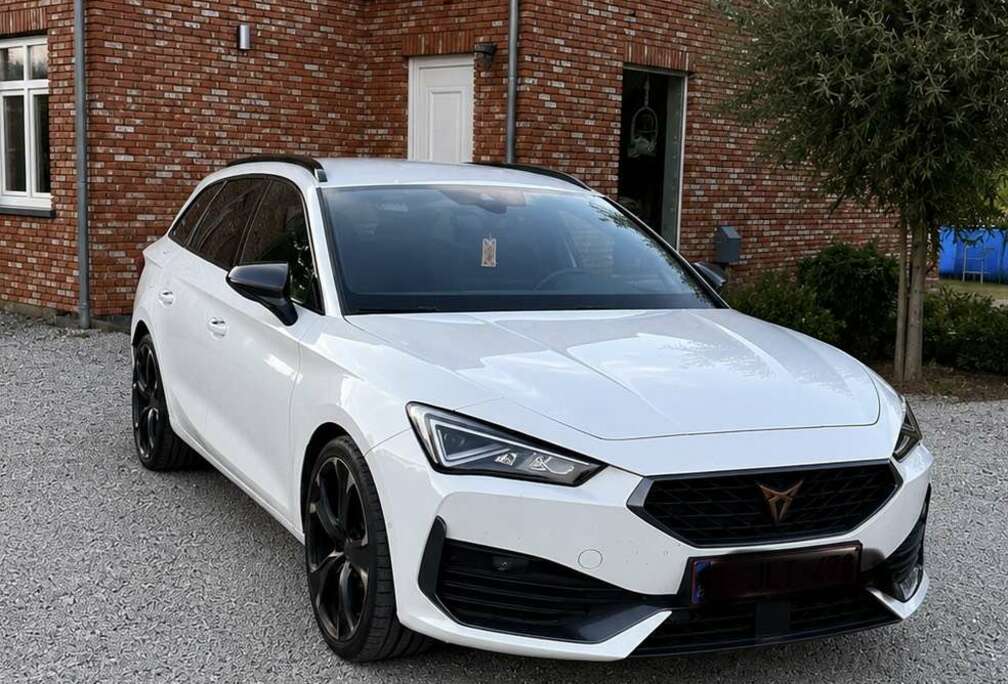 Sportstourer e-Hybrid 1.4 DSG(204pk)