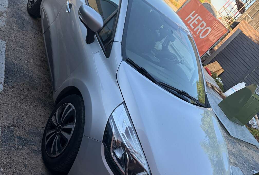 Renault 1.2i Life