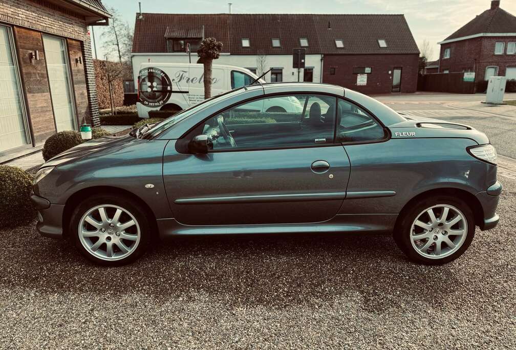 Peugeot CC Cabrio