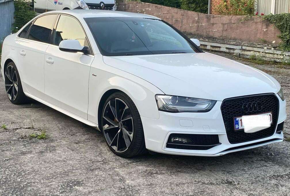 Audi A4 2.0 TDi S line