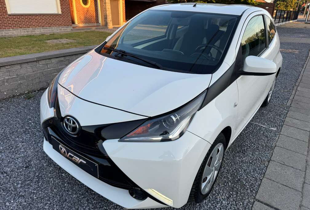 Toyota Aygo 1.0i VVT-i x-play GARANTIE 1 AN