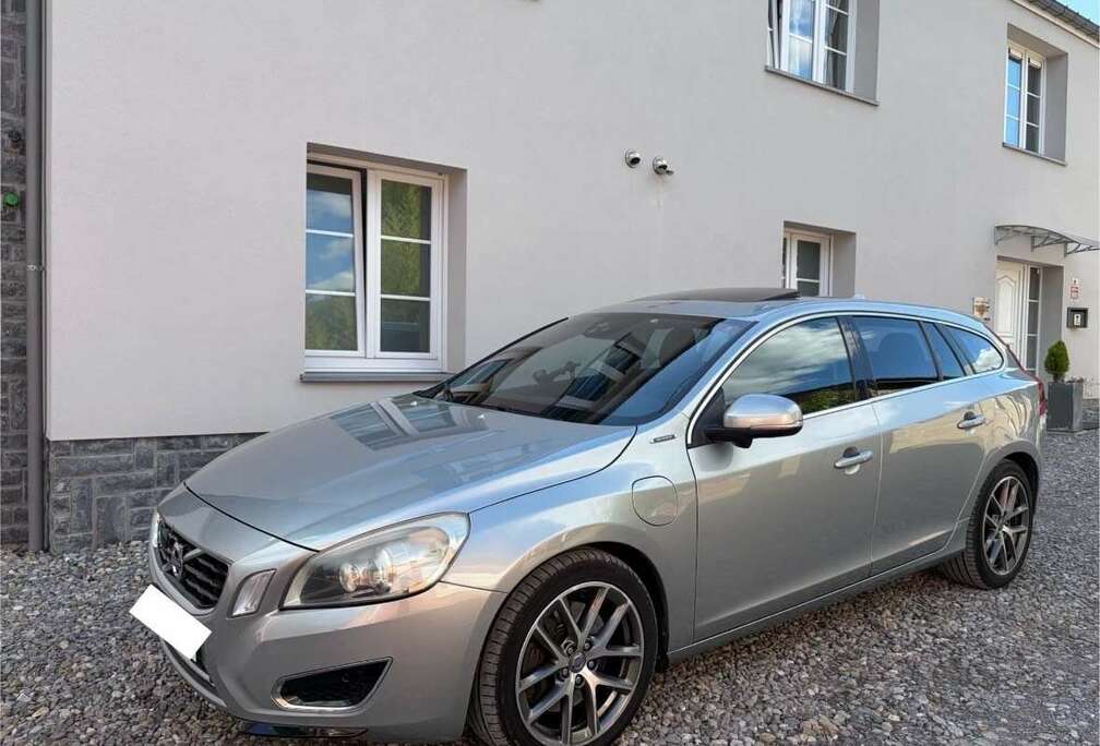 Volvo D6 Plug-In-Hybrid AWD Geartronic Pure Limited