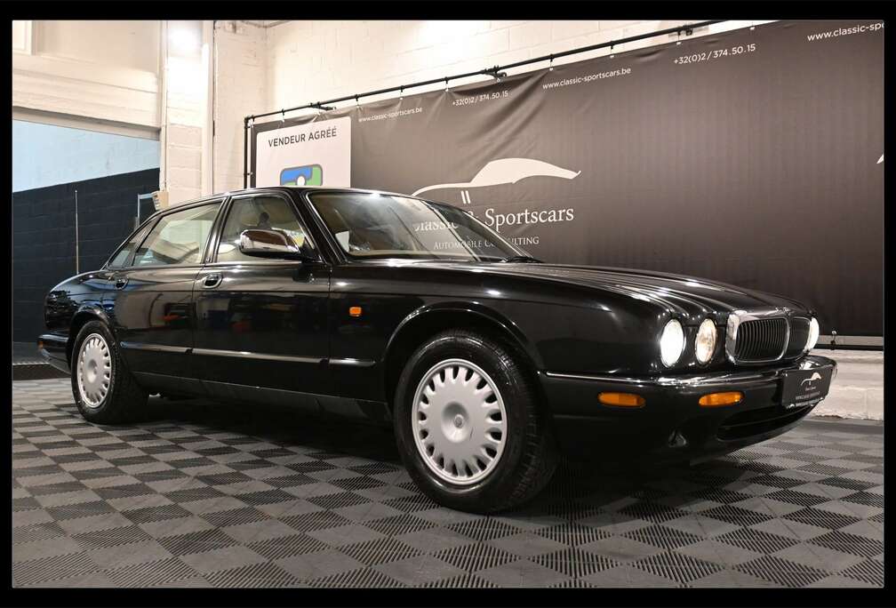 Jaguar 3.2i V8 32v Executive / FULL SERVICE BOOK