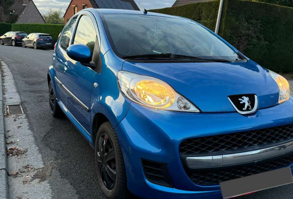 Peugeot 1.0i Trendy