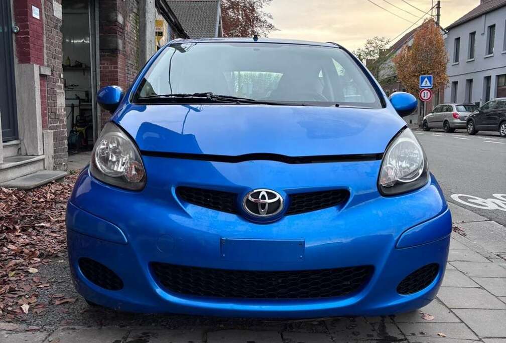 Toyota 1.0i VVT-i Sport MMT