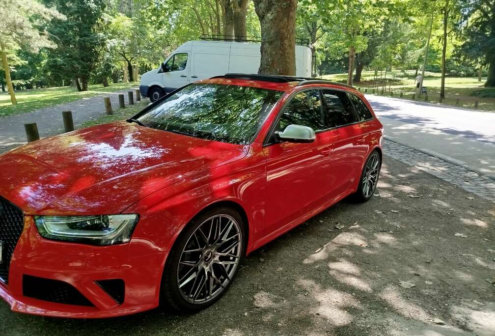 Audi RS4 4.2 V8 FSI Quattro S tronic