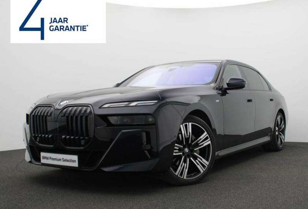 BMW M SPORT - SKY LOUNGE - ICONIC