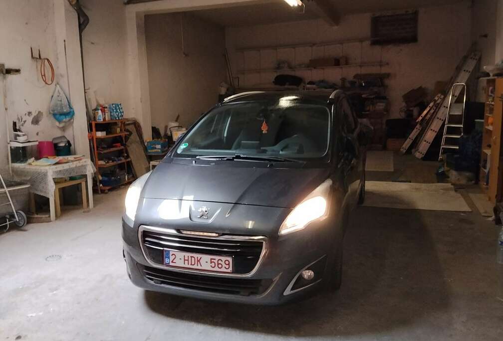 Peugeot 1.6 BlueHDi 120ch S&S EAT6 7 Places Active Busines