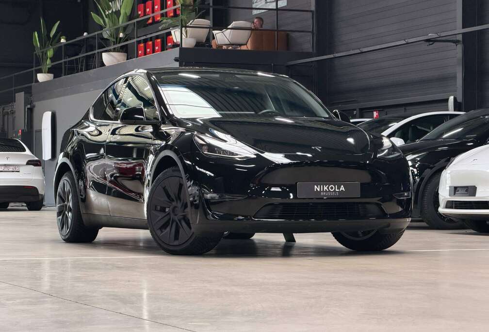 Tesla LONG RANGE - ALL WHEEL DRIVE - AUTOPILOT
