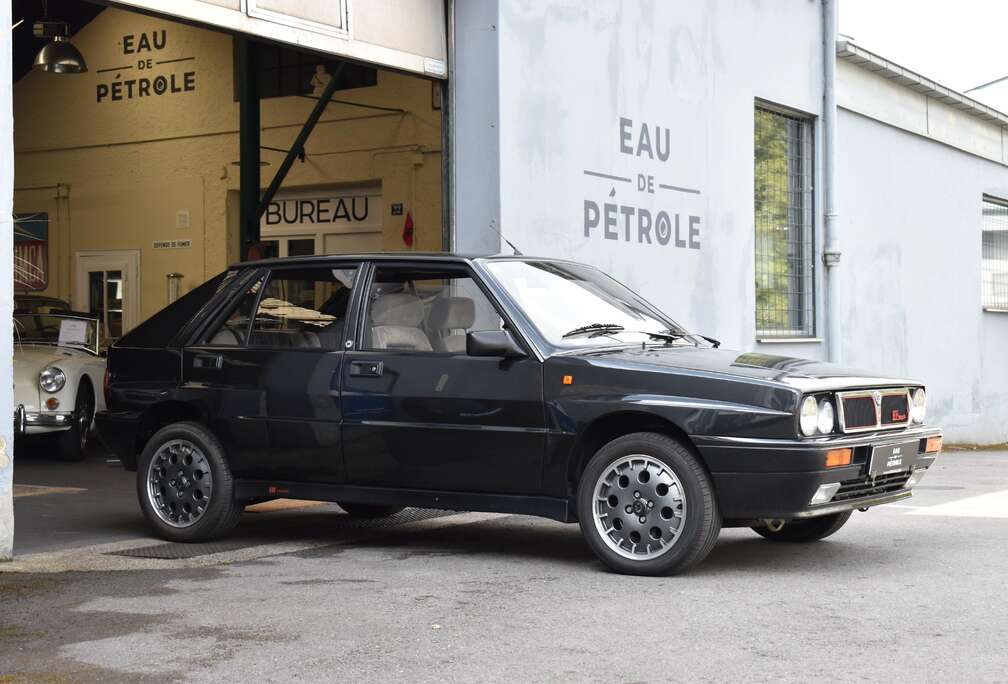 Lancia HF Integrale 8V