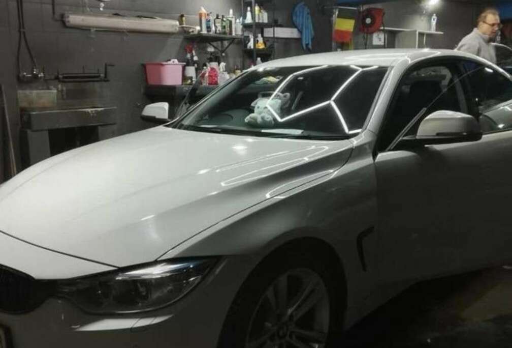 BMW 420d Coupe volant à droite