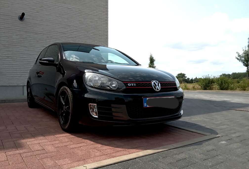 Volkswagen Golf 2.0 TSI