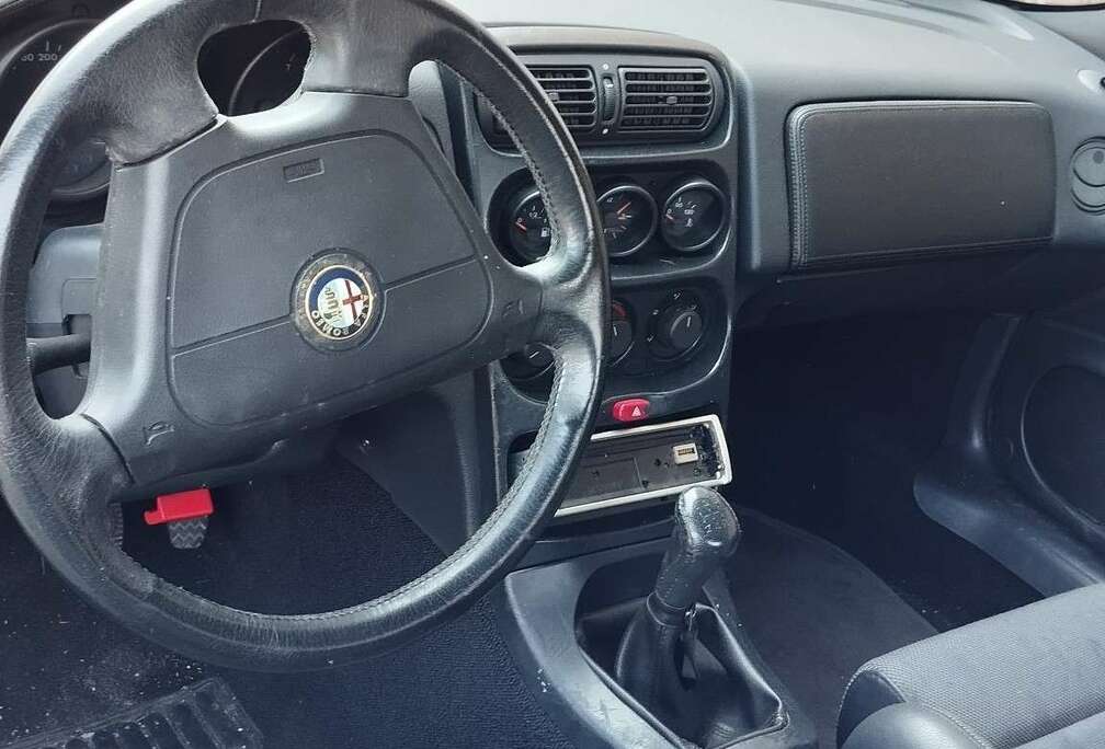 Alfa Romeo 2.0i 16V Twin Spark L