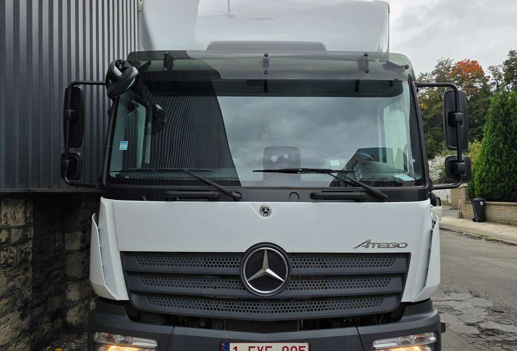 Mercedes-Benz atego 1221