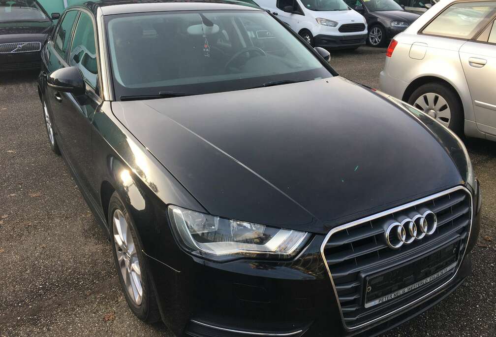 Audi A3 Sportback 1.6 TDi ultra Attraction
