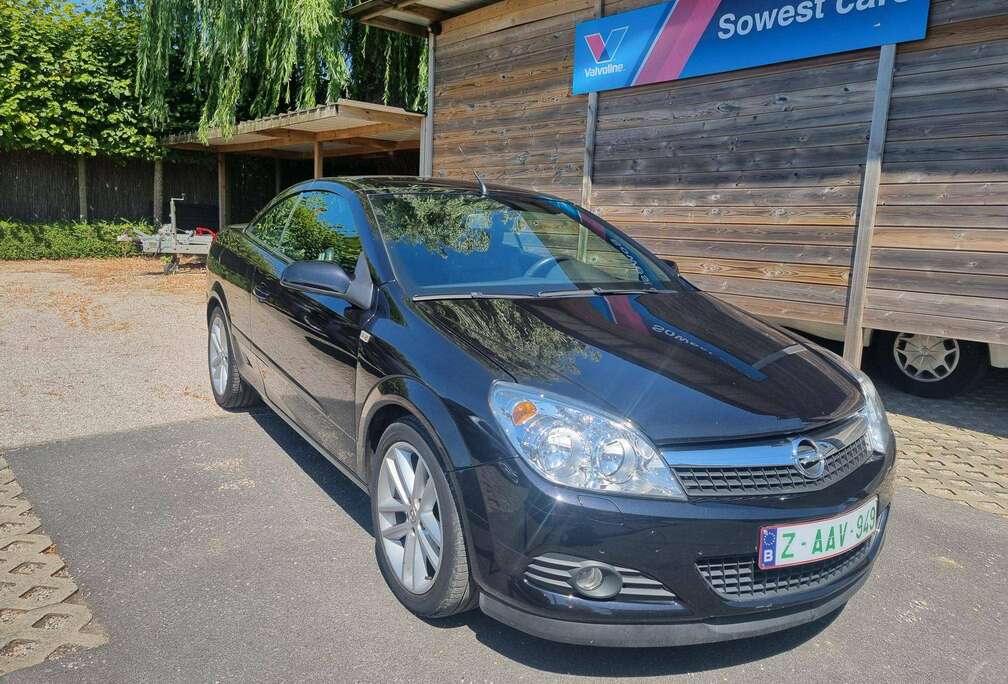 Opel Astra TwinTop 1.9 CDTi Cosmo FAP