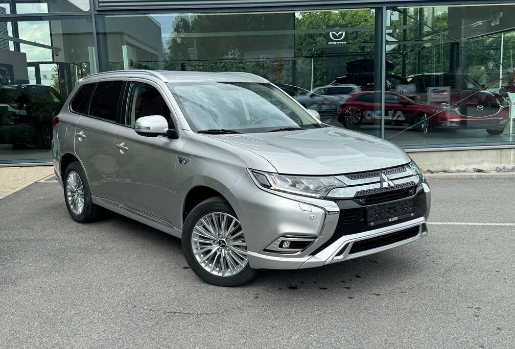 Mitsubishi 2.4i 4WD PHEV Business Edition MMCS