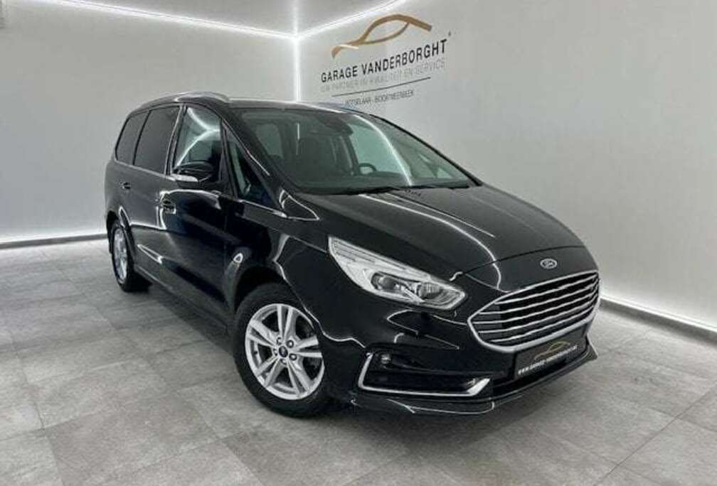 Ford TITANIUM BENZINE 7 ZITPLAATSEN 58000KM