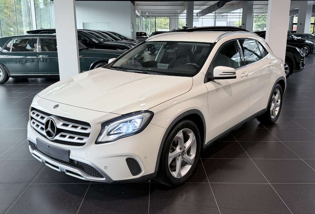 Mercedes-Benz Urban Automatic TREKHAAK / Adep. Lights