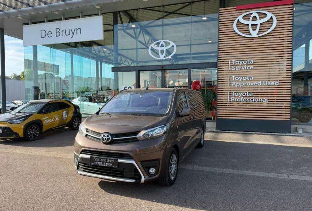 Toyota MPV