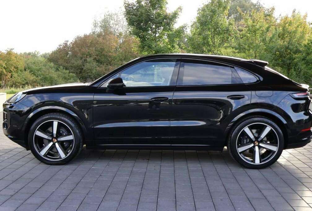 Porsche NEW COUPE PLUG IN LP 150000€ TREKHA/INNODRIVE/VOLLEDER/22/HDMATRIX/MASSA/14W/COMFORT/PASM/WINT/SIDE-15%