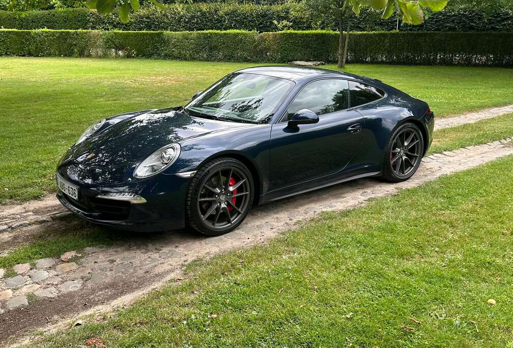 Porsche Carrera 4s