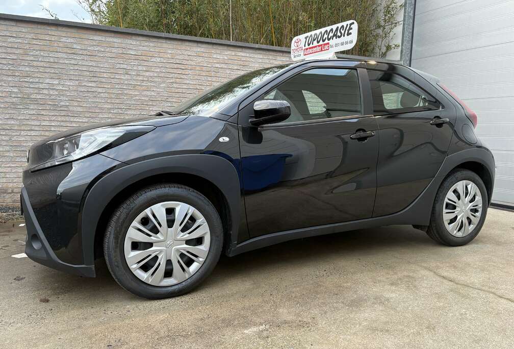 Toyota 1.0i VVT-i X-play / € 13000+ / 7850 KM