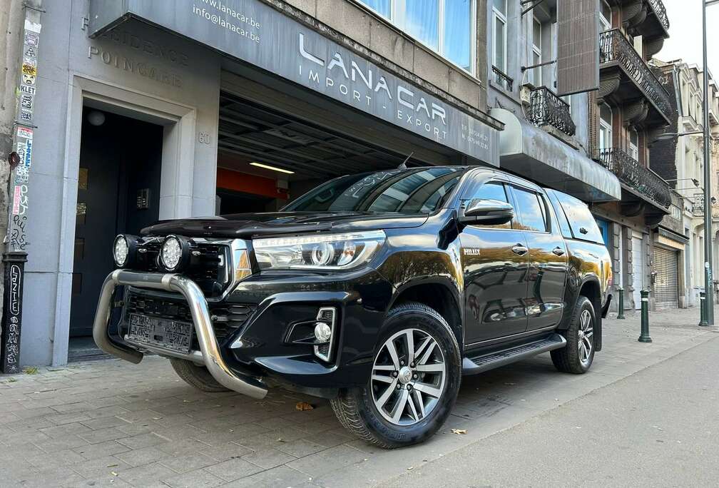 Toyota Hilux 2.4D-4D 4WD Invincible