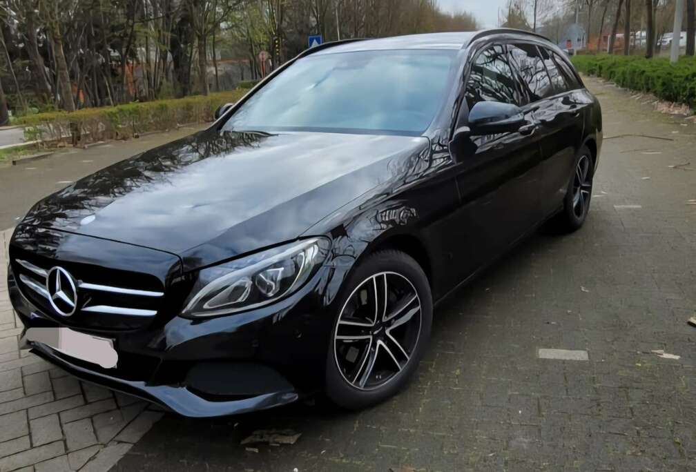 Mercedes-Benz W205 220CDI Black Edition AMG