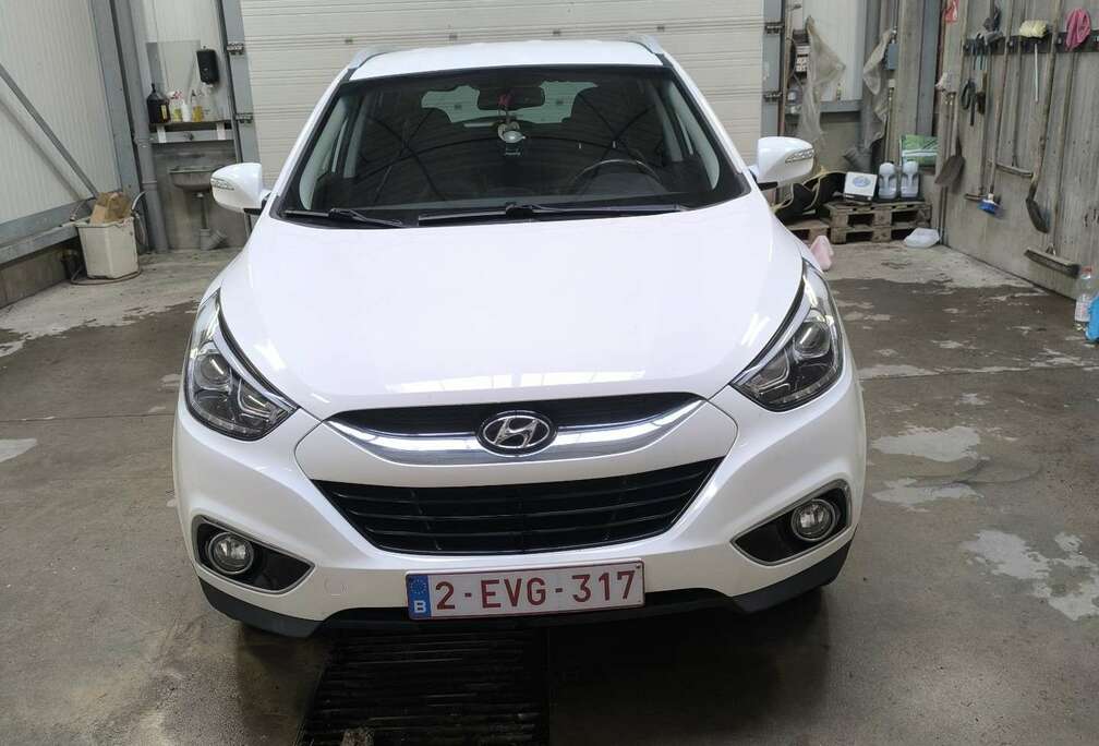 Hyundai 1.6 2WD blue Style