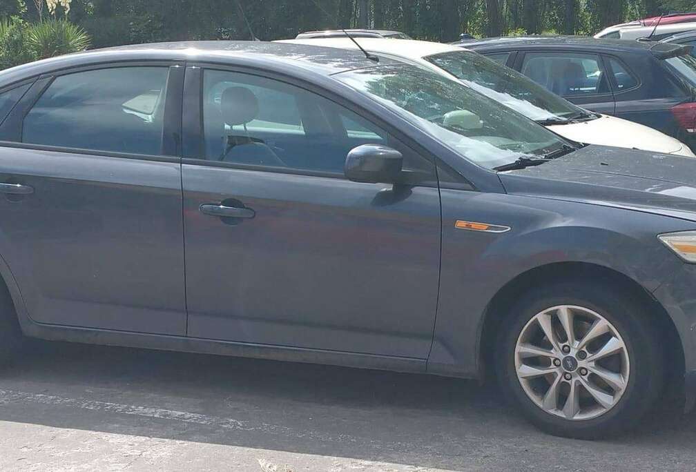 Ford Ford Mondeo 1.6 . Mee te nemen zonder keuring
