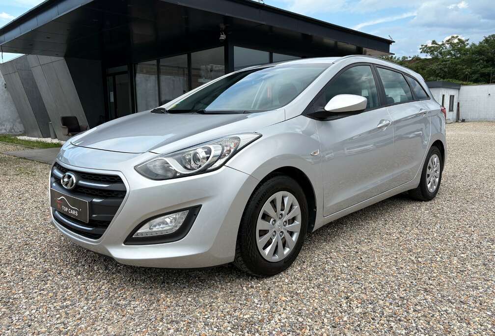 Hyundai i30 SW 1.6 CRDi Go ISG ** 12 Mois De Garantie **