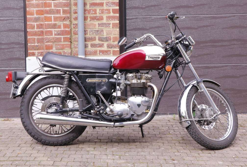 Triumph Gekeurd voor verkoop / Prête à immatriculer.