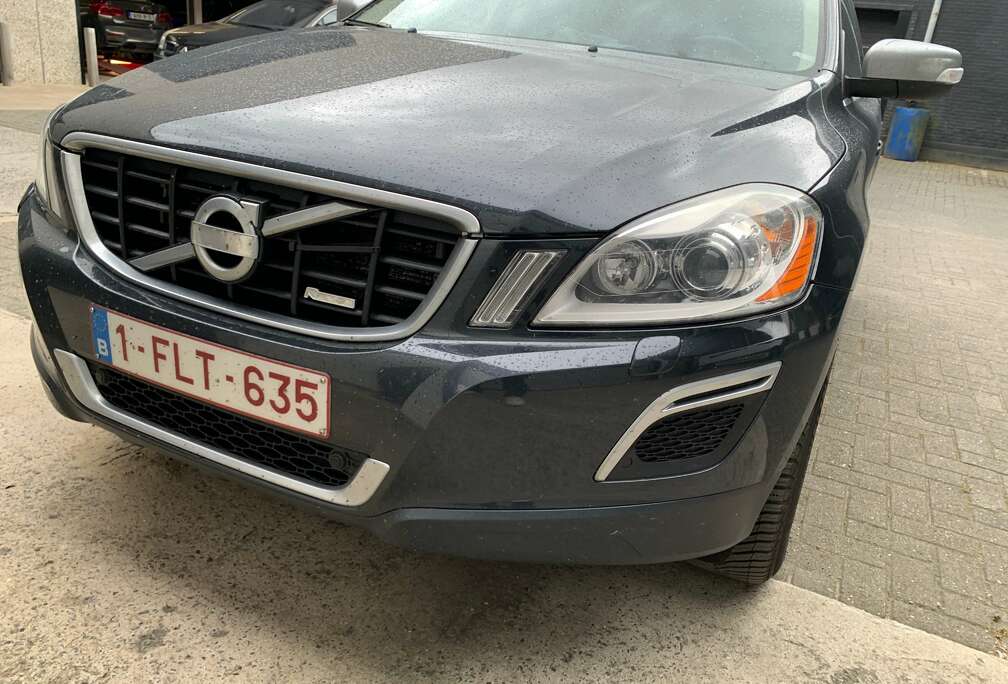 Volvo XC60 2.0 D4 R-design Geartronic