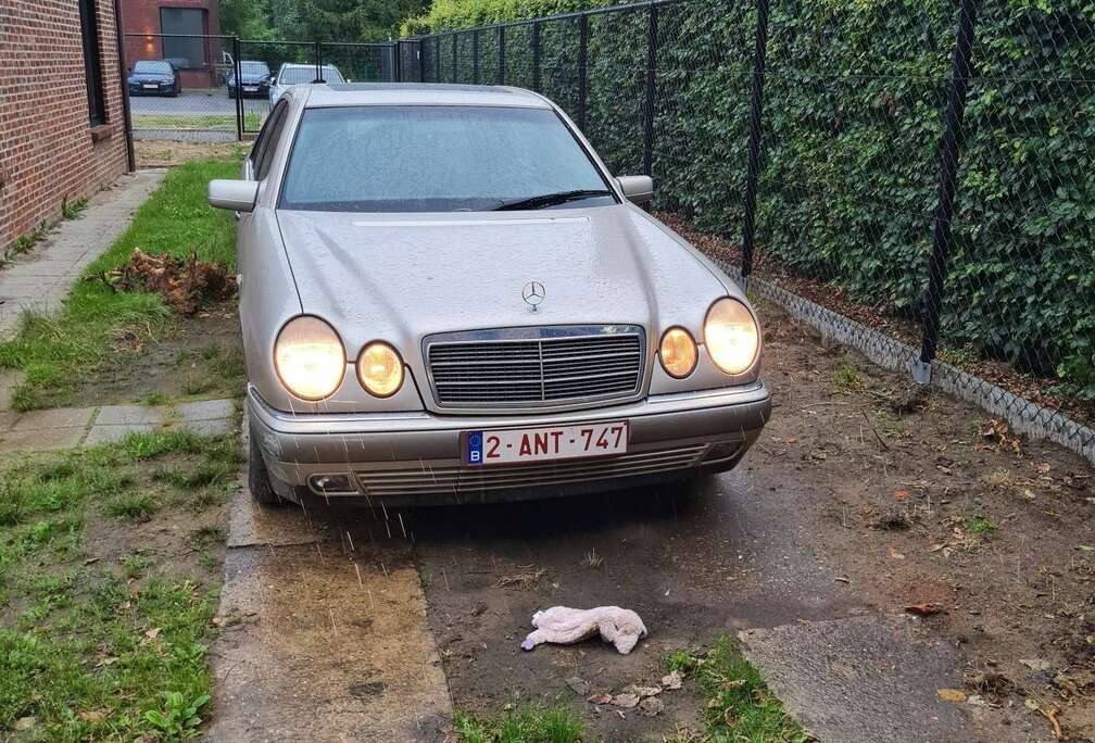 Mercedes-Benz e250d elegance