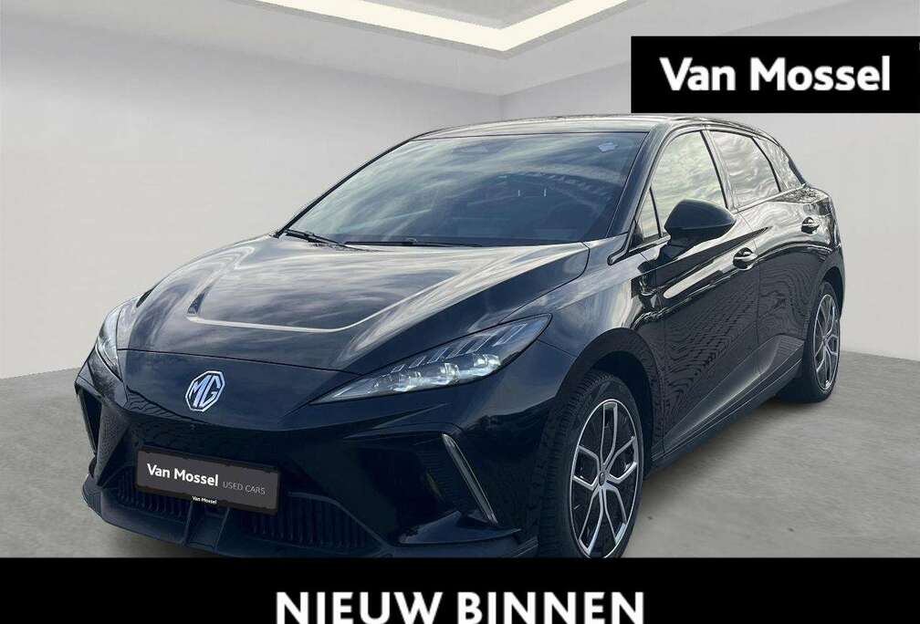 MG 64 kWh Luxury